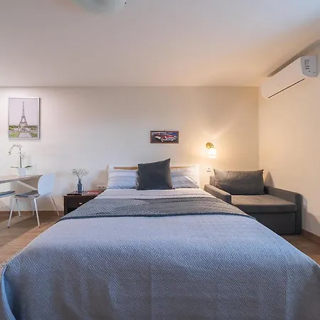 Gyneju Self Check-in - Lollo Apartment