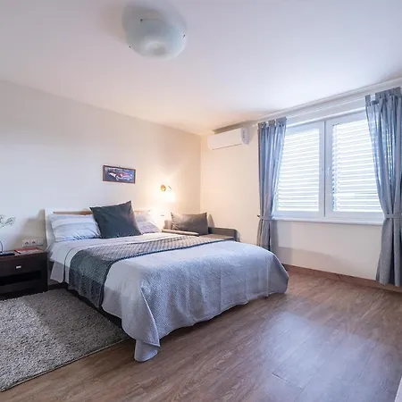 Gyneju Self Check-in - Lollo 维尔纽斯