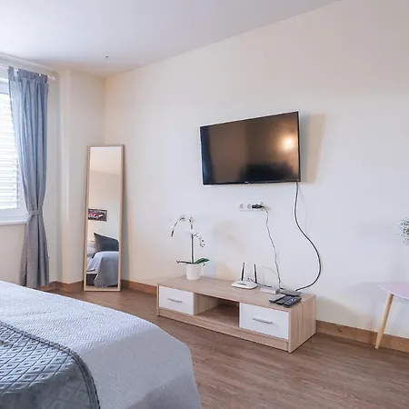 Gyneju Self Check-in * Vilnius