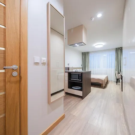 Gyneju Self Check-in - Lollo